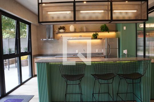Área comum de kitnet/studio para alugar com 1 quarto, 27m² em Pinheiros, São Paulo