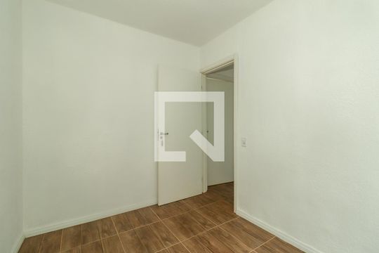 Quarto de apartamento para alugar com 2 quartos, 45m² em Mário Quintana, Porto Alegre
