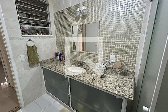 Banheiro de apartamento à venda com 2 quartos, 68m² em Méier, Rio de Janeiro