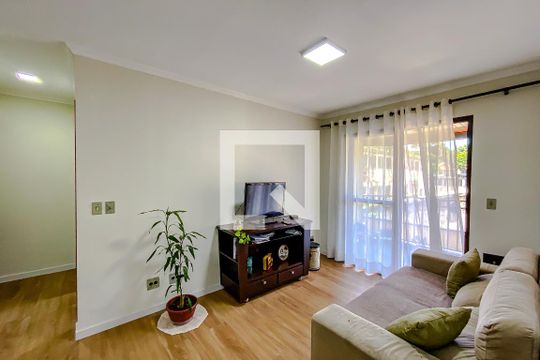 Sala de apartamento à venda com 3 quartos, 74m² em Vila Bertioga, São Paulo