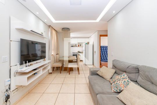 Sala de apartamento à venda com 2 quartos, 48m² em Chácaras Reunidas Santa Terezinha, Contagem