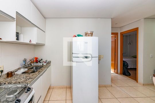 Cozinha de apartamento à venda com 2 quartos, 48m² em Chácaras Reunidas Santa Terezinha, Contagem