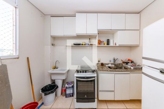Cozinha de apartamento à venda com 2 quartos, 48m² em Chácaras Reunidas Santa Terezinha, Contagem
