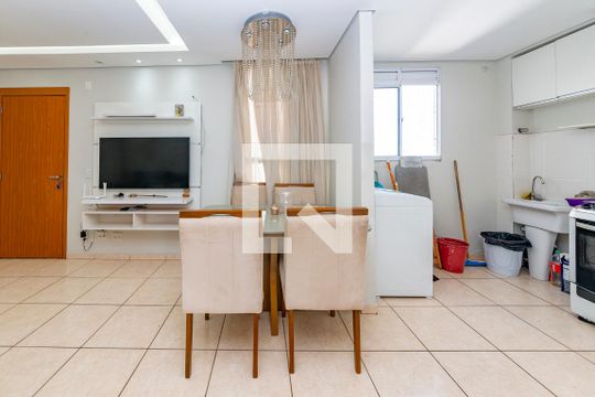 Sala de apartamento à venda com 2 quartos, 48m² em Chácaras Reunidas Santa Terezinha, Contagem
