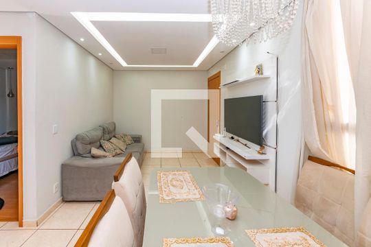 Sala de apartamento à venda com 2 quartos, 48m² em Chácaras Reunidas Santa Terezinha, Contagem