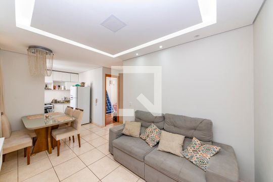 Sala de apartamento à venda com 2 quartos, 48m² em Chácaras Reunidas Santa Terezinha, Contagem