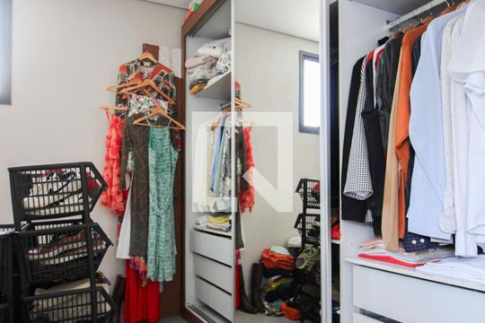 Closet da suíte 1 de casa à venda com 3 quartos, 192m² em Trevo, Belo Horizonte