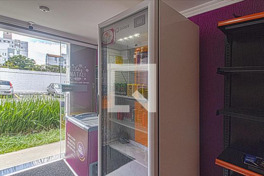 Área comum - mercadinho de apartamento para alugar com 2 quartos, 47m² em Parque Bristol, São Paulo