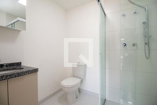 Banheiro de apartamento para alugar com 1 quarto, 26m² em Brooklin, São Paulo