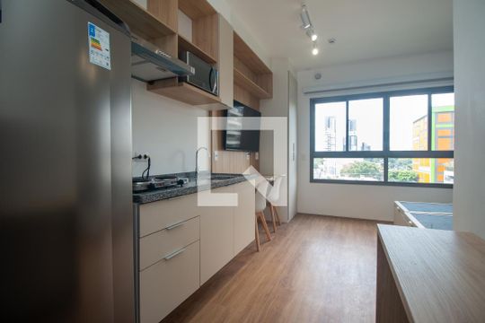 Cozinha de apartamento para alugar com 1 quarto, 26m² em Brooklin, São Paulo
