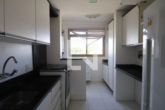 Cozinha e Área de Serviço de apartamento à venda com 2 quartos, 75m² em Marechal Rondon, Canoas