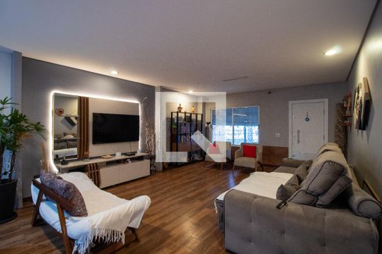 Casa à venda com 3 quartos, 200m² em Butantã, São Paulo
