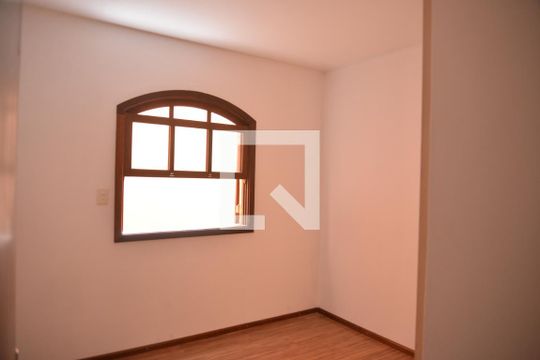 Quarto de casa à venda com 5 quartos, 380m² em Jardim Ipanema, Santo André