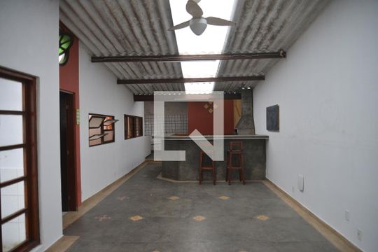 Área comum de casa à venda com 5 quartos, 380m² em Jardim Ipanema, Santo André