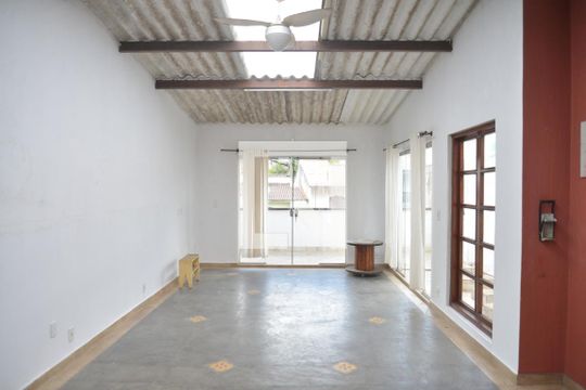 Área comum de casa à venda com 5 quartos, 380m² em Jardim Ipanema, Santo André