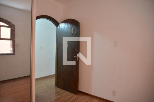Quarto de casa à venda com 5 quartos, 380m² em Jardim Ipanema, Santo André