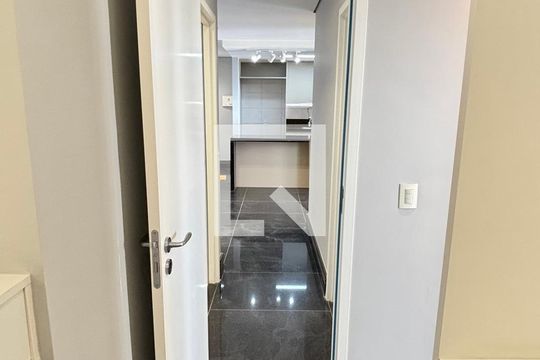 Corredor de apartamento para alugar com 2 quartos, 65m² em Vila Curuçá, Santo André