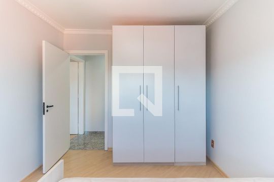 Quarto 1 de apartamento para alugar com 2 quartos, 72m² em Vila Lavinia, Mogi das Cruzes