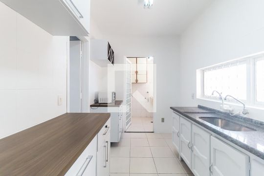 Cozinha de apartamento para alugar com 2 quartos, 72m² em Vila Lavinia, Mogi das Cruzes
