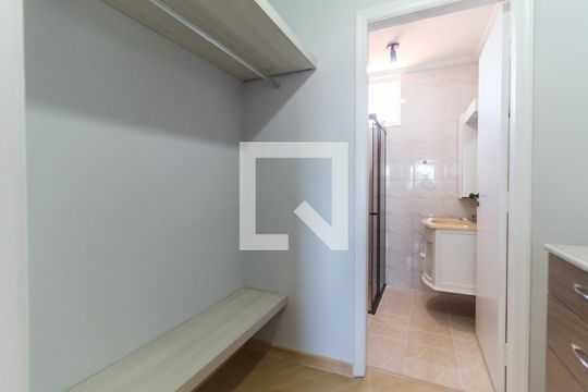 Closet de apartamento para alugar com 2 quartos, 72m² em Vila Lavinia, Mogi das Cruzes
