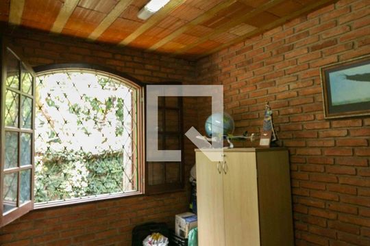 Escritório de casa à venda com 3 quartos, 360m² em Itapoã, Belo Horizonte