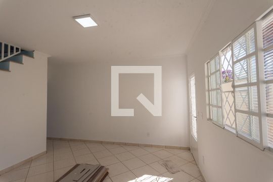 Sala de casa para alugar com 2 quartos, 70m² em Parque Jambeiro, Campinas