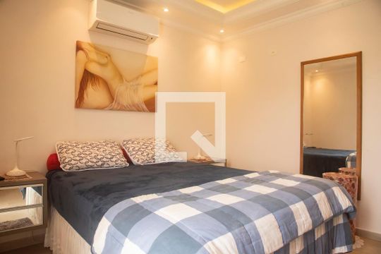 Suíte 3 de casa à venda com 3 quartos, 330m² em Vila da Saúde, São Paulo