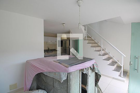 Sala de casa para alugar com 2 quartos, 110m² em Campinho, Rio de Janeiro