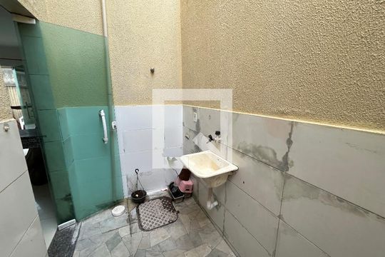 Área de Serviço de casa para alugar com 2 quartos, 110m² em Campinho, Rio de Janeiro