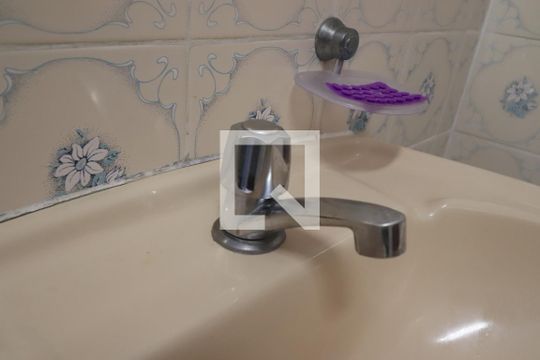 Banheiro de casa à venda com 3 quartos, 137m² em Jardim Ipanema, Santo André