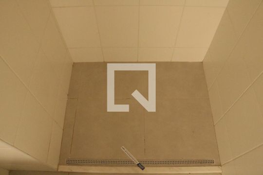 Banheiro de kitnet/studio à venda com 1 quarto, 26m² em Barra Funda, São Paulo