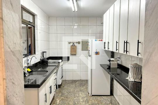 Cozinha de apartamento à venda com 4 quartos, 136m² em Coracao de Jesus, Belo Horizonte