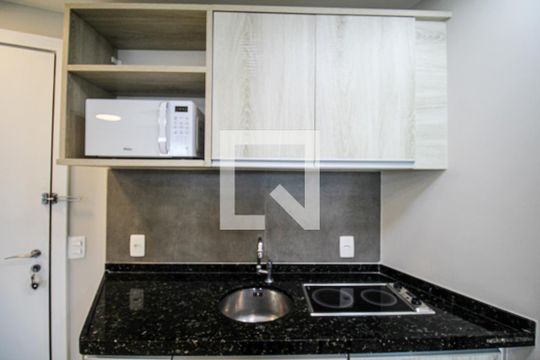 Cozinha de apartamento para alugar com 1 quarto, 52m² em Barra da Tijuca, Rio de Janeiro