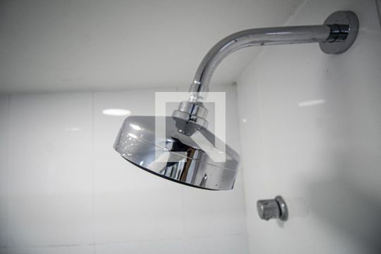 Banheiro de apartamento para alugar com 1 quarto, 52m² em Barra da Tijuca, Rio de Janeiro