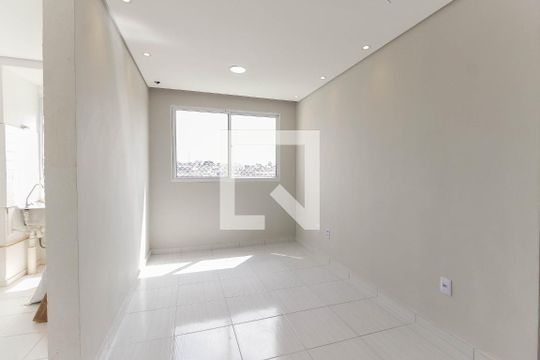 Sala de apartamento para alugar com 2 quartos, 44m² em Vila Lourdes, São Paulo