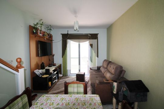 Sala de casa de condomínio à venda com 2 quartos, 90m² em Vila Amalia (zona Norte), São Paulo
