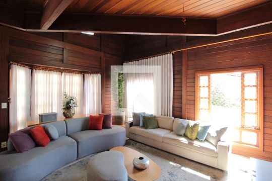 Casa à venda com 5 quartos, 370m² em São Luiz, Belo Horizonte