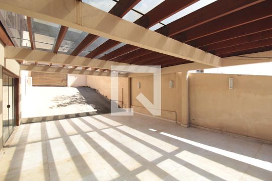 Garagem de casa à venda com 5 quartos, 370m² em São Luiz, Belo Horizonte