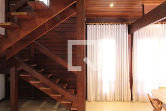 Sala de casa à venda com 5 quartos, 370m² em São Luiz, Belo Horizonte
