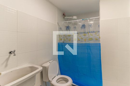 Banheiro de kitnet/studio para alugar com 1 quarto, 33m² em Campos Elíseos, São Paulo