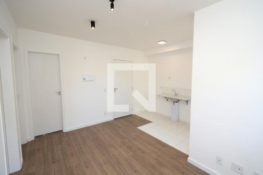 Sala de apartamento para alugar com 2 quartos, 36m² em Jardim Regina, São Paulo
