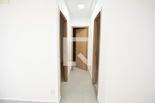 Corredor de apartamento à venda com 2 quartos, 63m² em Serrinha, Goiânia