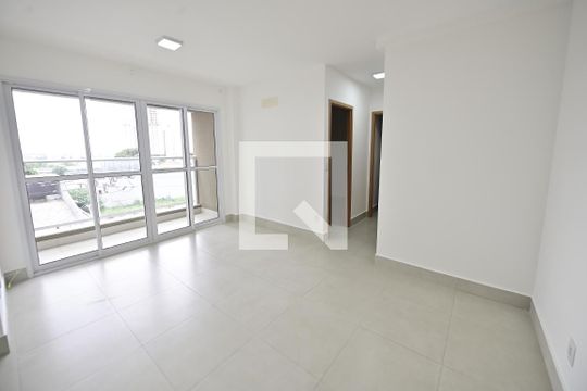 Apartamento à venda com 2 quartos, 63m² em Serrinha, Goiânia
