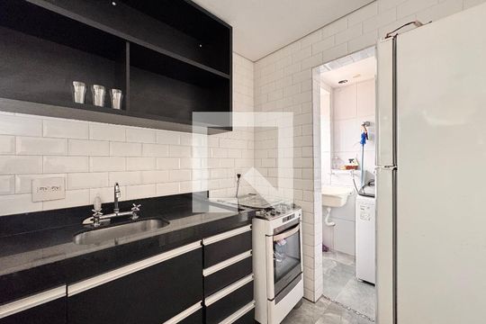 Cozinha de apartamento à venda com 2 quartos, 52m² em Santa Terezinha, Santo André