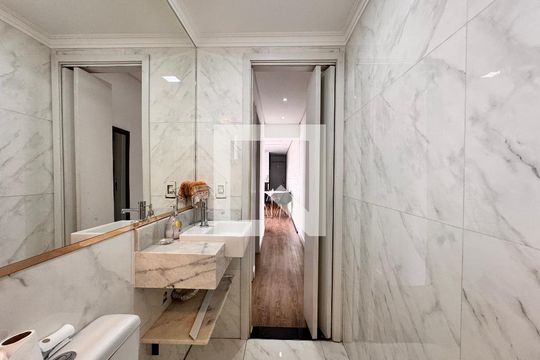 Banheiro de apartamento à venda com 2 quartos, 52m² em Santa Terezinha, Santo André