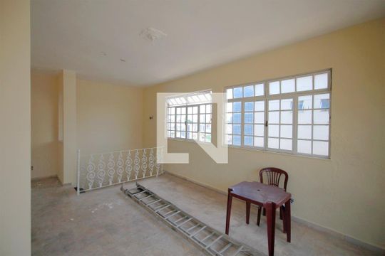 Sala de Estar de apartamento à venda com 3 quartos, 200m² em Alto Barroca, Belo Horizonte