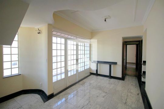 Apartamento à venda com 3 quartos, 200m² em Alto Barroca, Belo Horizonte