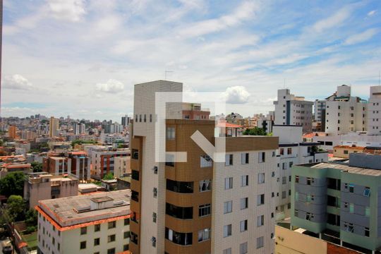 Vista da Suite de apartamento à venda com 3 quartos, 200m² em Alto Barroca, Belo Horizonte