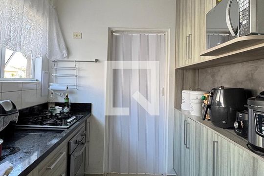 Cozinha de casa de condomínio à venda com 3 quartos, 270m² em Parque Viana, Barueri