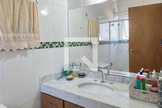 Banheiro da Suíte 1 de casa de condomínio à venda com 3 quartos, 270m² em Parque Viana, Barueri